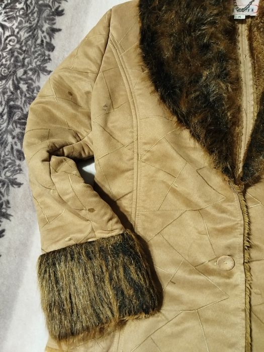 Дамско естествено късо палто