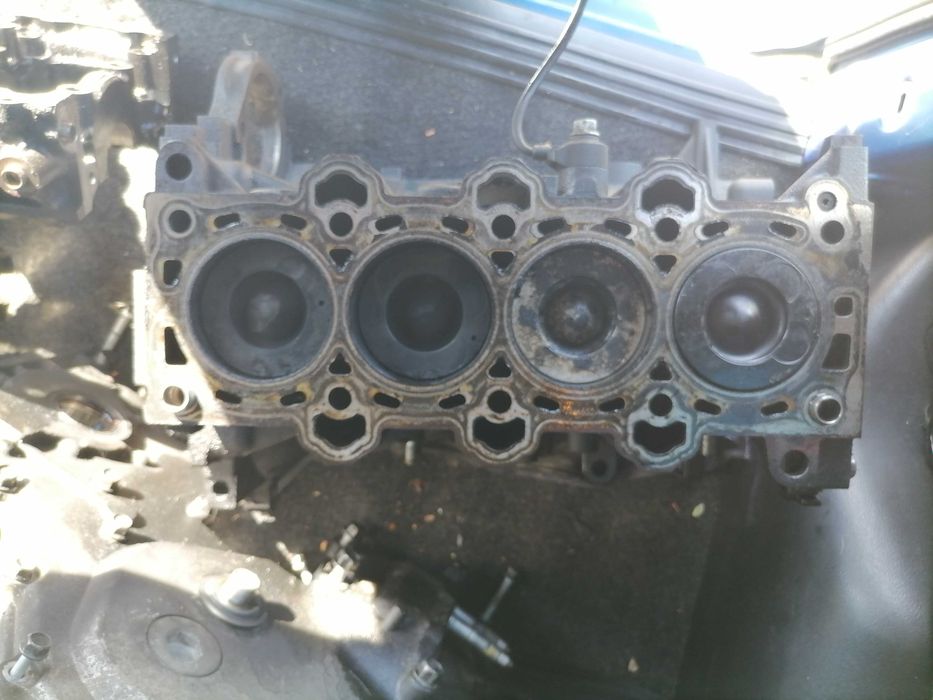 Части за двигател Hyndai, kia 1.4 дизел!