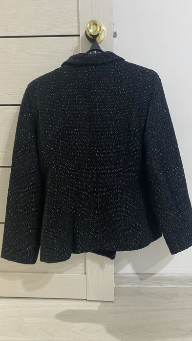 Женский пиджак одевала 1-раз размер 46/48