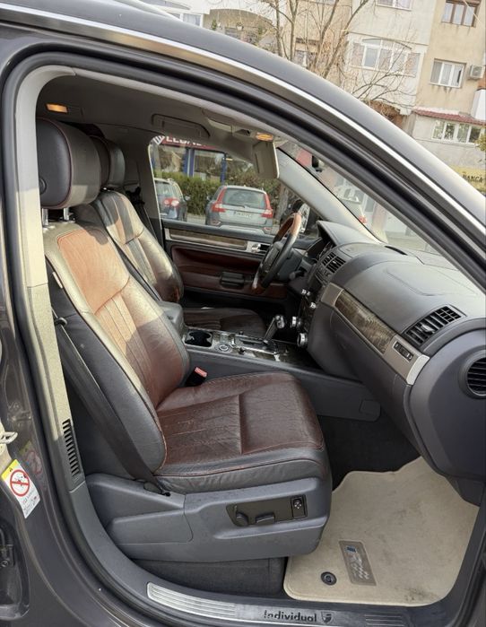 Vând Volkswagen Touareg Facelift Full Option, an 2009