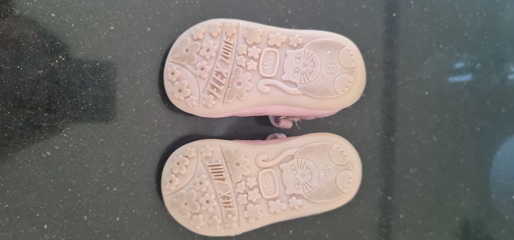 Детски обувки за прохождане Chicco 18 номер