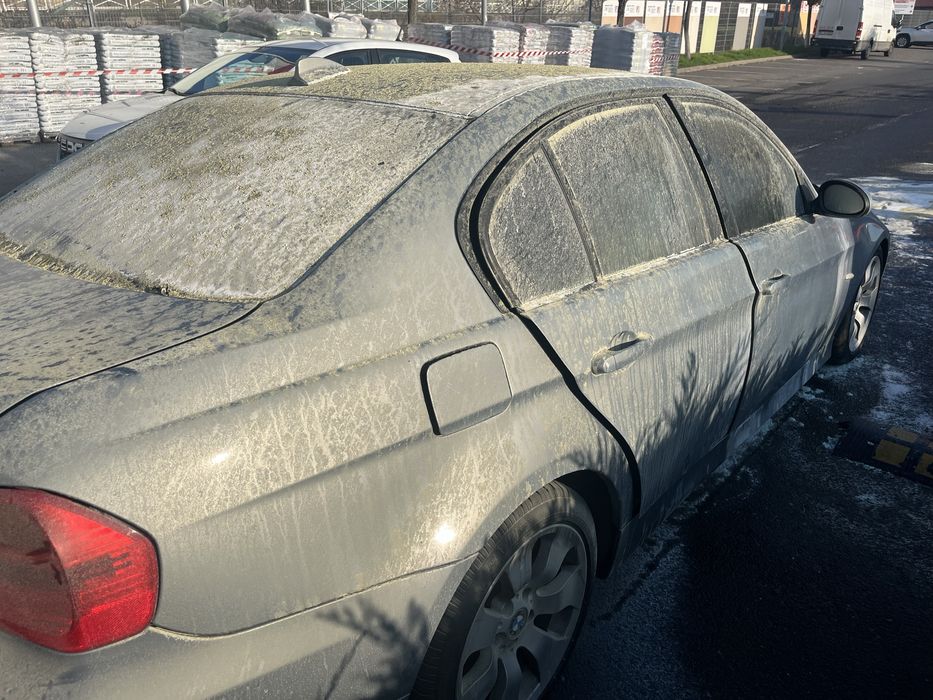 BMW e90 320i, Ars ieri.