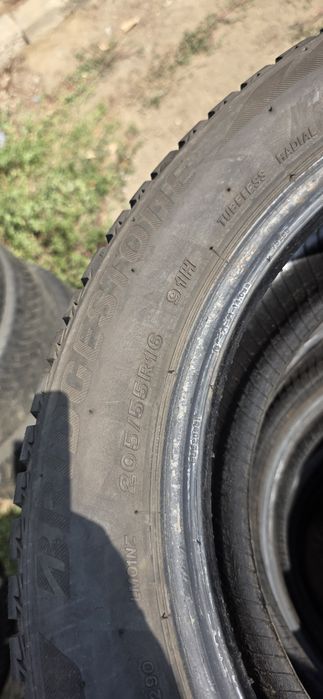Гуми 2бр 205/55/16 - 1бр- 40 евро