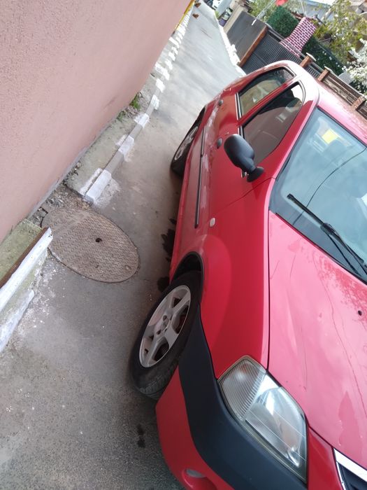 Vând Dacia Logan 1,4 benzina