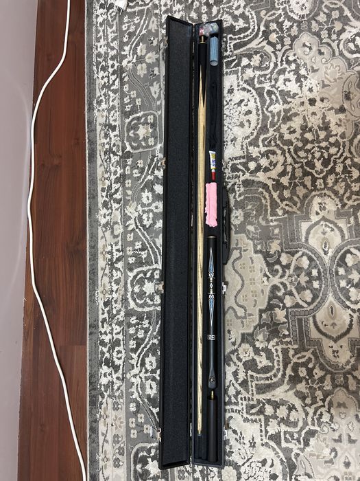 Бильярдный кий с кейсом