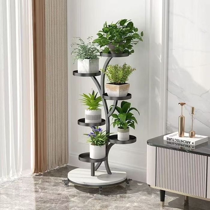 Металлическая полка для растений