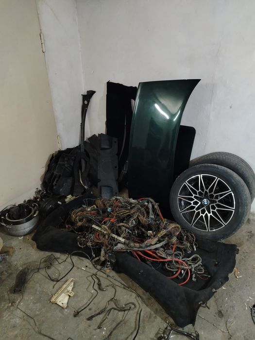 Кузов и запчасти БМВ е38
