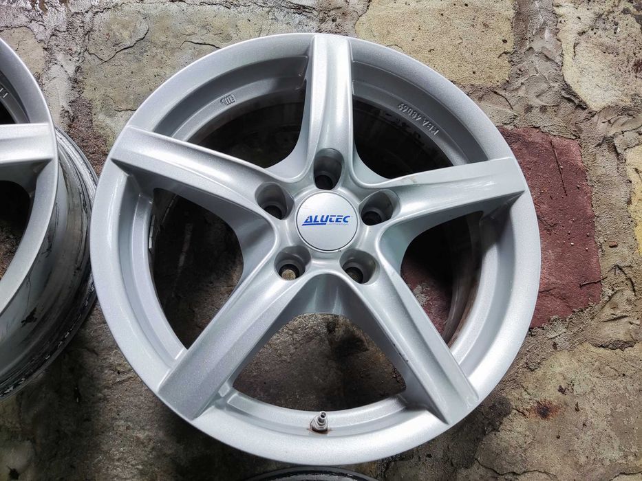 16 цола 5x114,3 лети лети джанти 5х114,3 Alutec Mazda Kia Hyundai Nissan