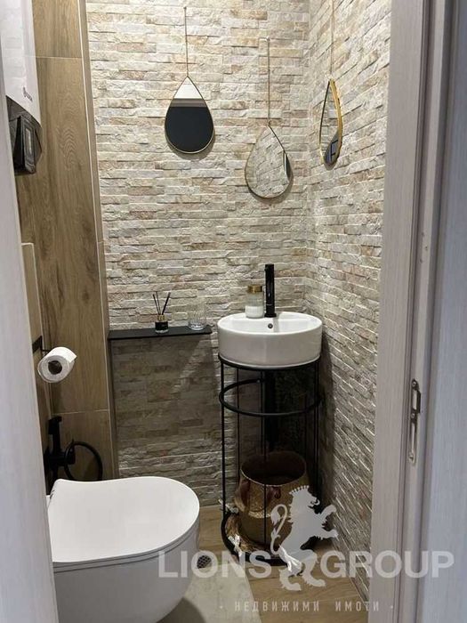 Дава се под наем Тристаен апартамент в Варна, Бриз - 110 кв.м за 1300 € - Снимка #17