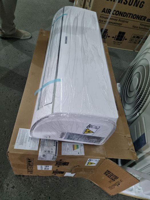 Кондиционер Samsung  AR12DXQASINEV BLDC Invertor