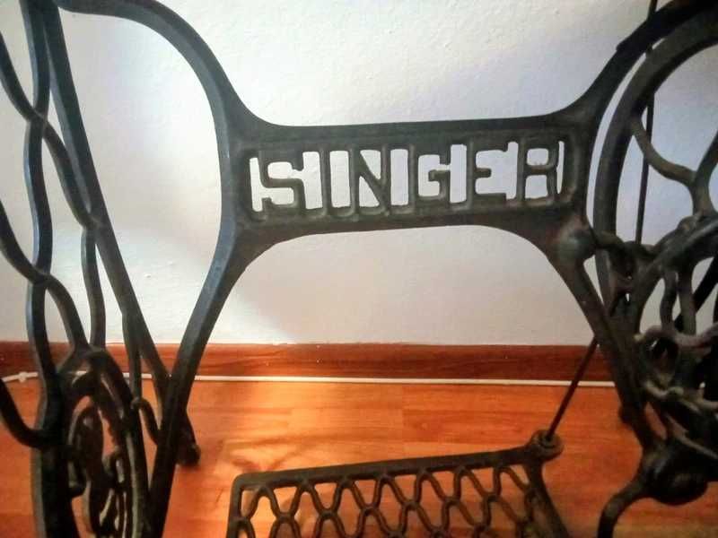 Masina de cusut Singer