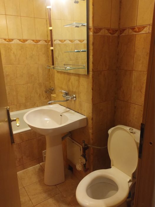 Inchiriez apartament