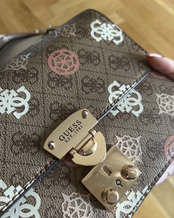 Дамска чанта Guess Eliette HWPS93 15210