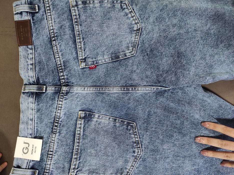 Джинсы новые Gloria Jeans