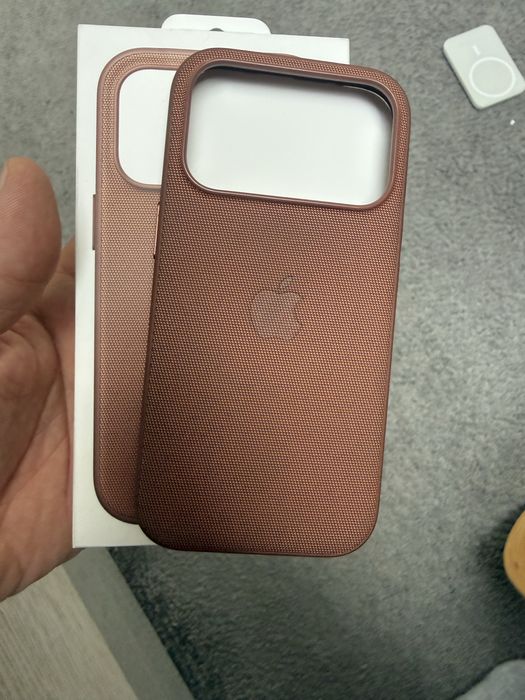 Husa  iphone 17 pro TechWoven  Sienna