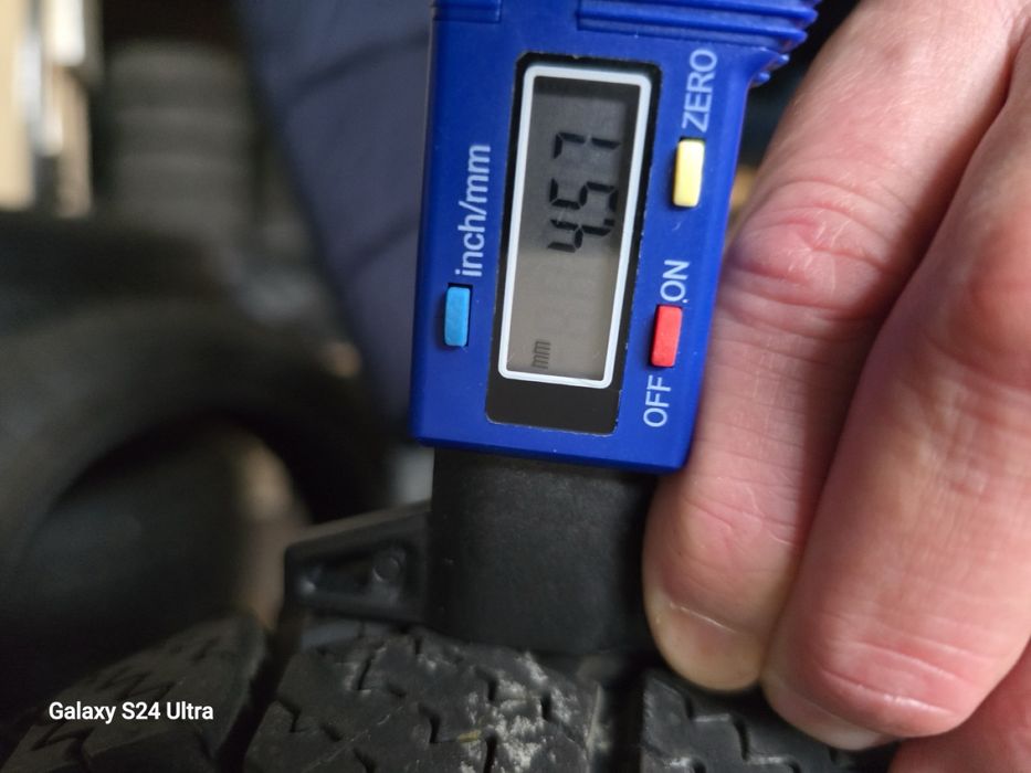 Зимни гуми за скутер 160/60/15