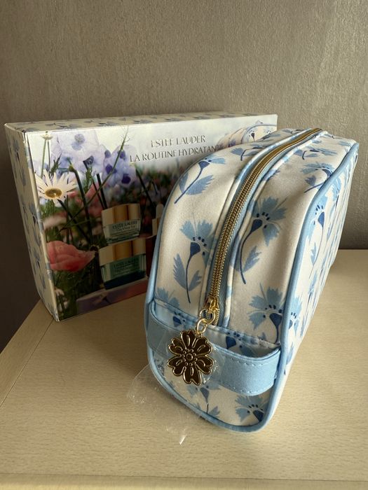 Estee Lauder-нова козметична чанта в орихинална опаковка