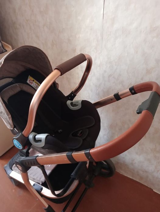 В отличном состояние  коляска