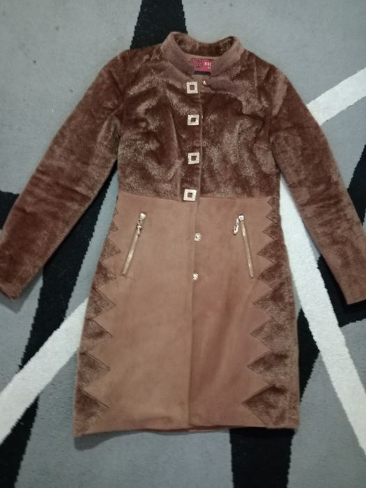 продам пальто 42 44р