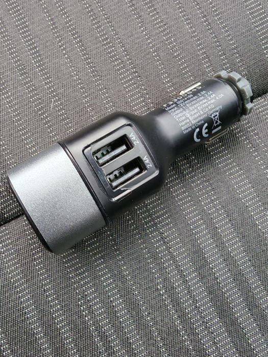 Modulator  bluetuth cu încărcător 2 in 1 prin mufa jak