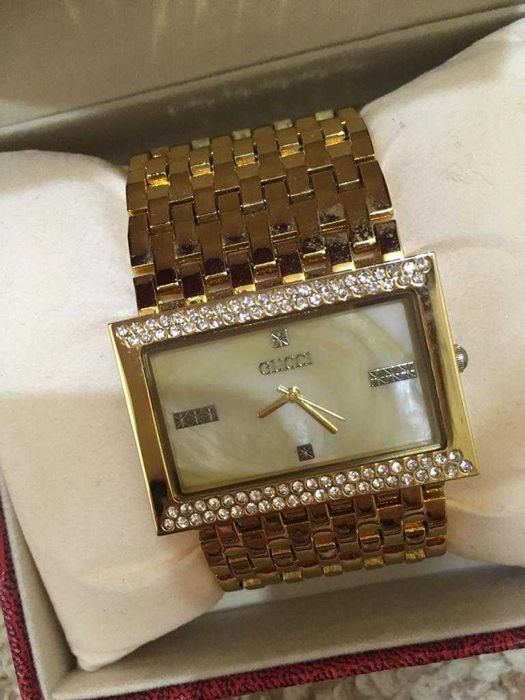Продам часы женские