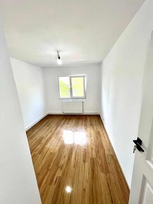 Apartament 4 camere Dacia etaj 1