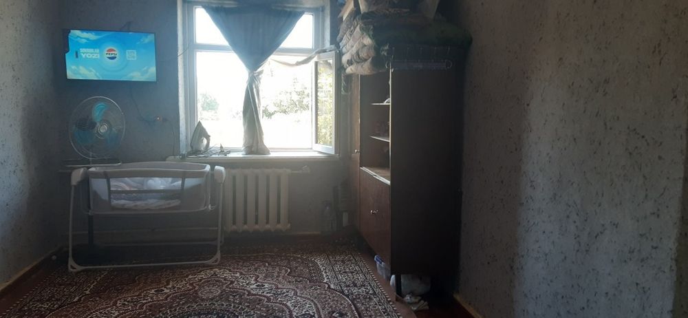 Chirchiq toroiski fiskulturni institut oldida. Srochni