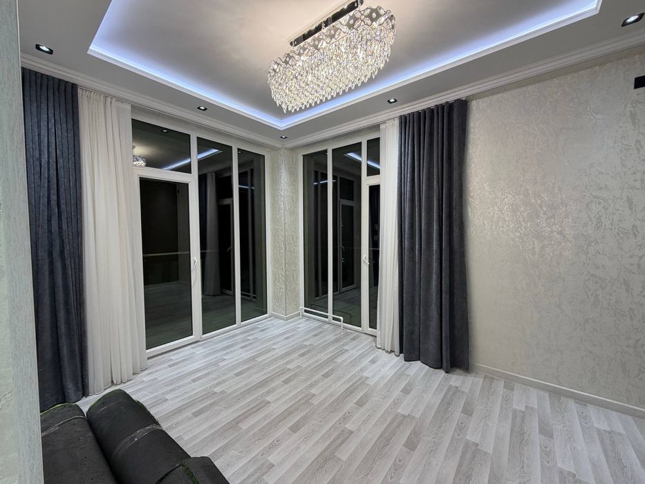 Срочно продается 2х ком квартира Хон Сарой Куйлюк массив 2