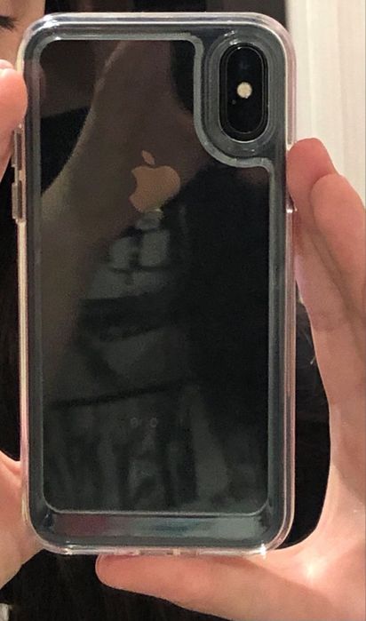 Продам Айфон XS в черном цвете