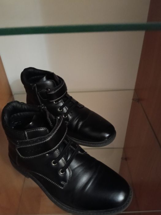 Продам подростковую обувь