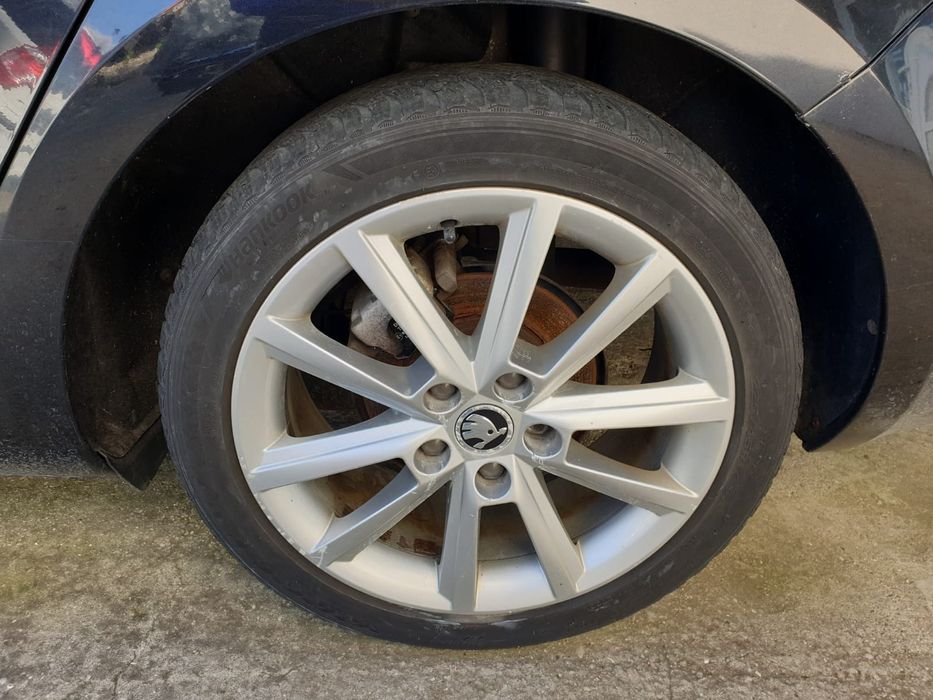 Vand roti iarna complete 225 45 17 skoda Octavia