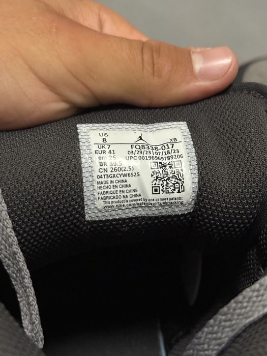 Jordan 1 mid marimea 41