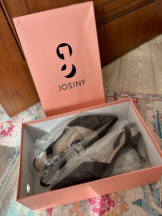 Продам туфли JOSINY