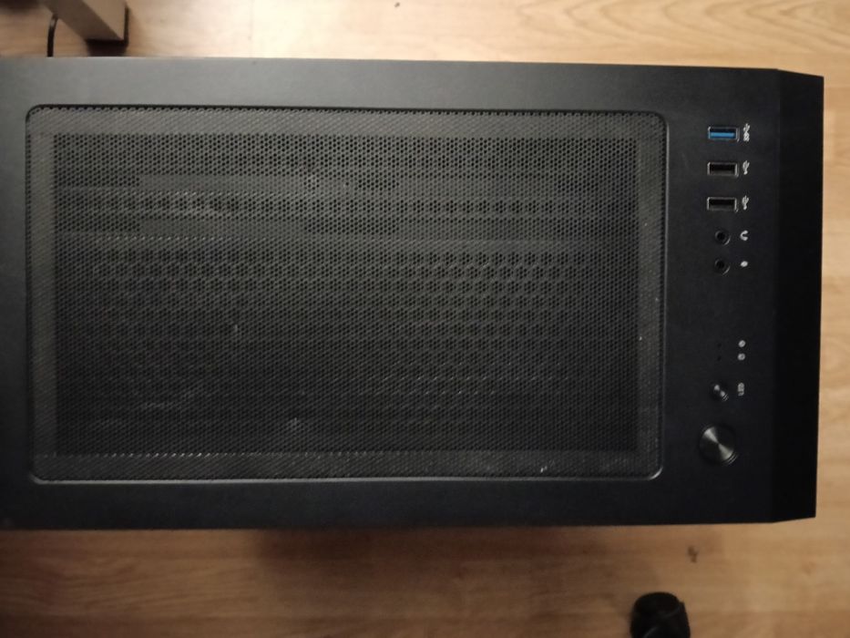 Gaming компютър AMD