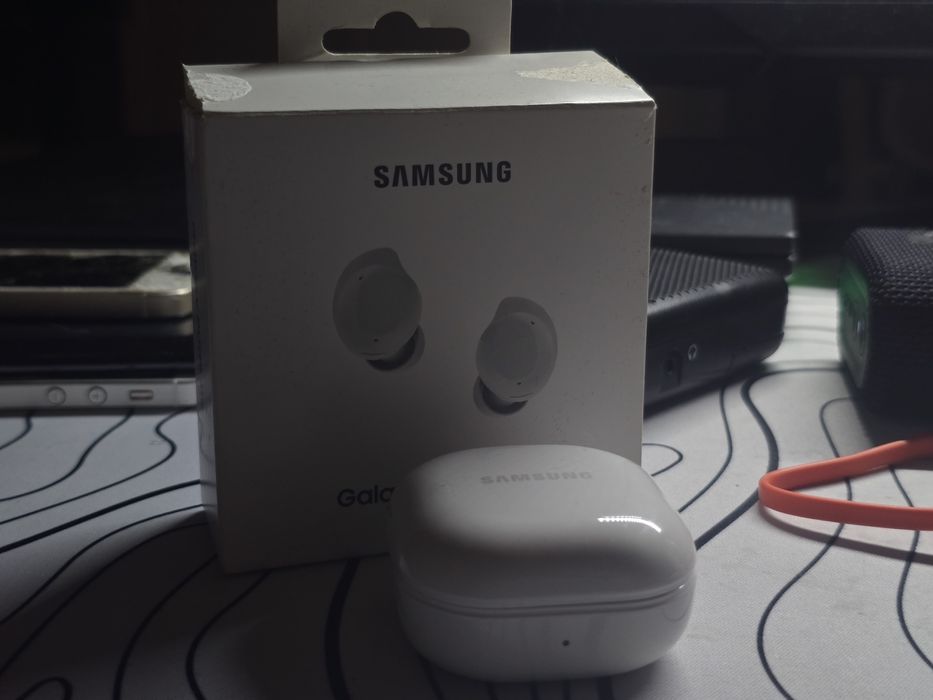 samsung buds core,оригинал как новые