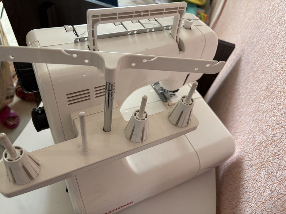 Janome CoverPro 2 (Распошивальная машина)