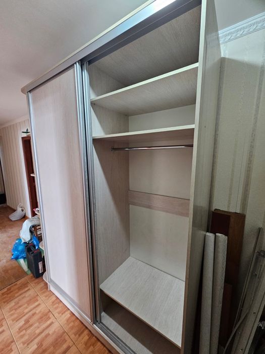 Продам шкаф в прихожую