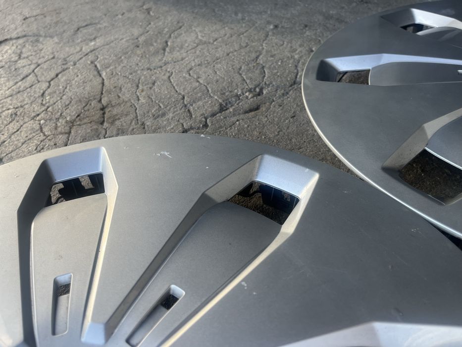 Оригинални тасове за Audi 16”