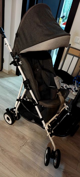 Cărucior pentru copii cu paralizie cerebrală