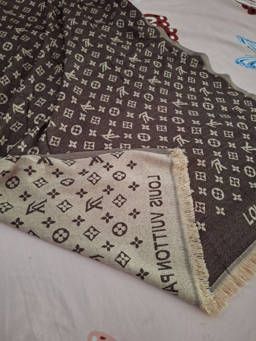 Eșarfă mare si parfum