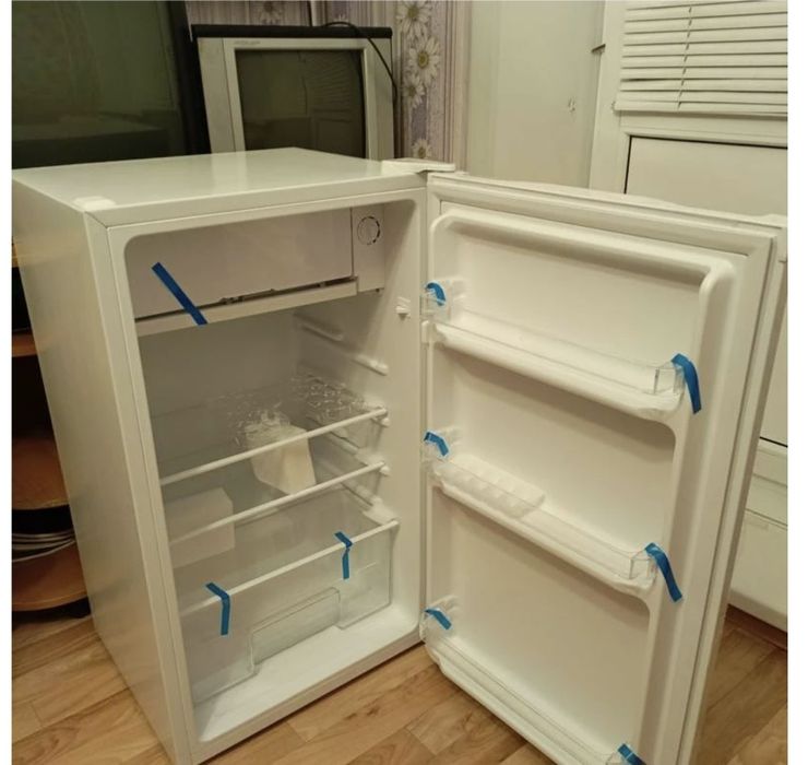 Продам холодильник (85 л)