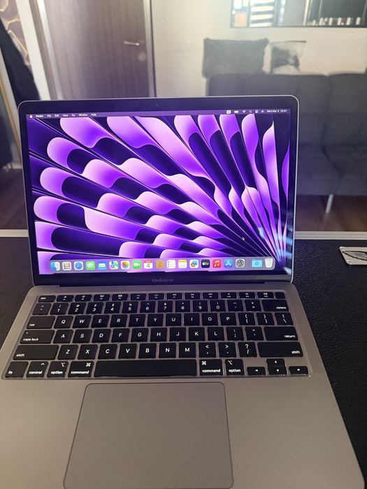 Macbook Air 13” , 2020 , impecabil 8GB Ram , i5 , 512 SSD Ramnicu