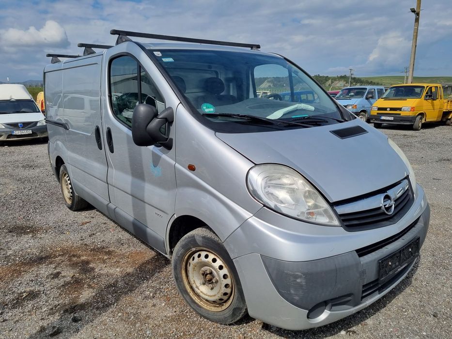Dezmembram Opel Vivaro, an 2011, 2.0 DCI, Euro 5, cutie 6 trepte