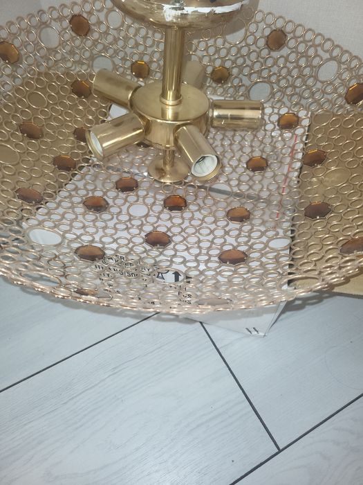 Продам люстру  в хорошем состоянии