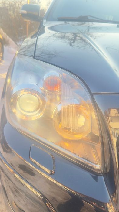 far dreapta xenon toyota avensis t25