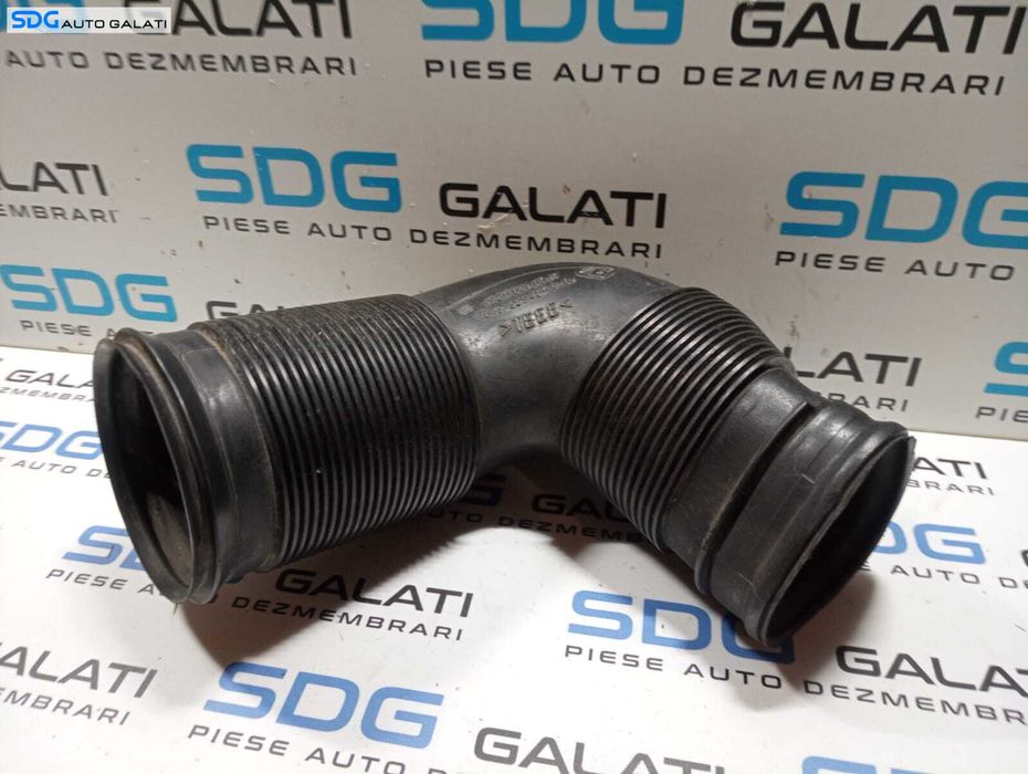 Tub Tubulatura Conducta Racord Admisie Aer Mercedes Clasa C Class W203 C200 2.2 CDI 2001 - 2007 Cod A6110940587 [M4028]