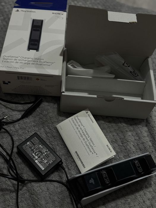 Зарядка для джойстиков PS5