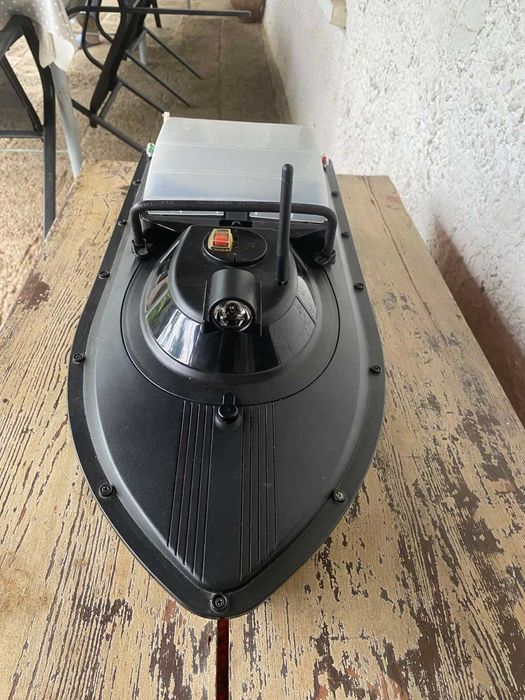 Лодка за захранка