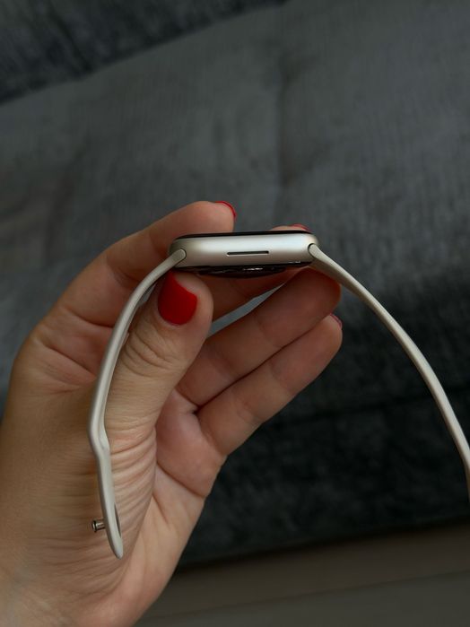 Apple Watch Series 7 45mm Starlight GPS + 4 ремешка