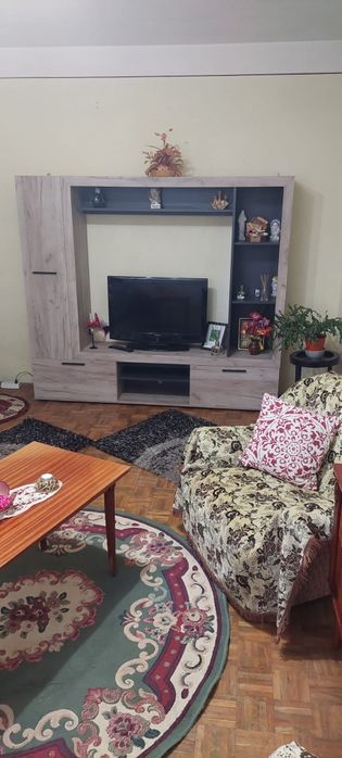 Închiriez apartament cu 2 camere mobilat, etaj 1 în Turda